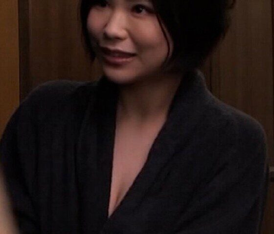 まさかの訪問者！欲求不満のカラダは4Pに快楽堕ち！連続ぶっかけSEX！
