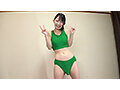 南日菜乃神陸上ウェアスポーツ日焼けから筋肉美女アスリートの秘部を隠してきたウェアを巨乳や美乳パイパンや剛毛娘に着せジョリワキやハミ毛を堪能！！陸上ユニホーム女子の太腿やお尻や着衣放尿までも！！身体にフィットするウェアのキワキワを超接写＆完全着衣でハメ撮り